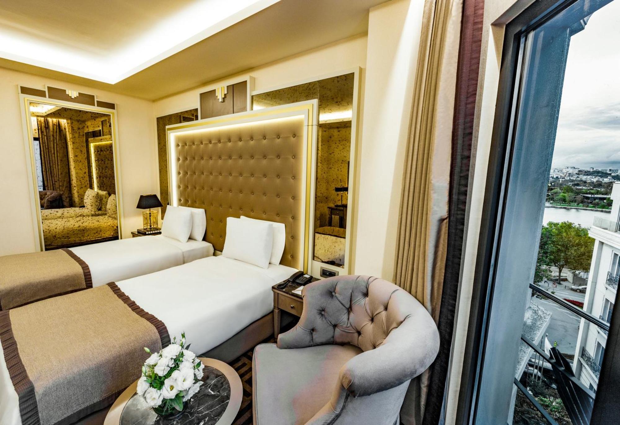 Ramada By Wyndham Istanbul Golden Horn Hotel Exterior photo